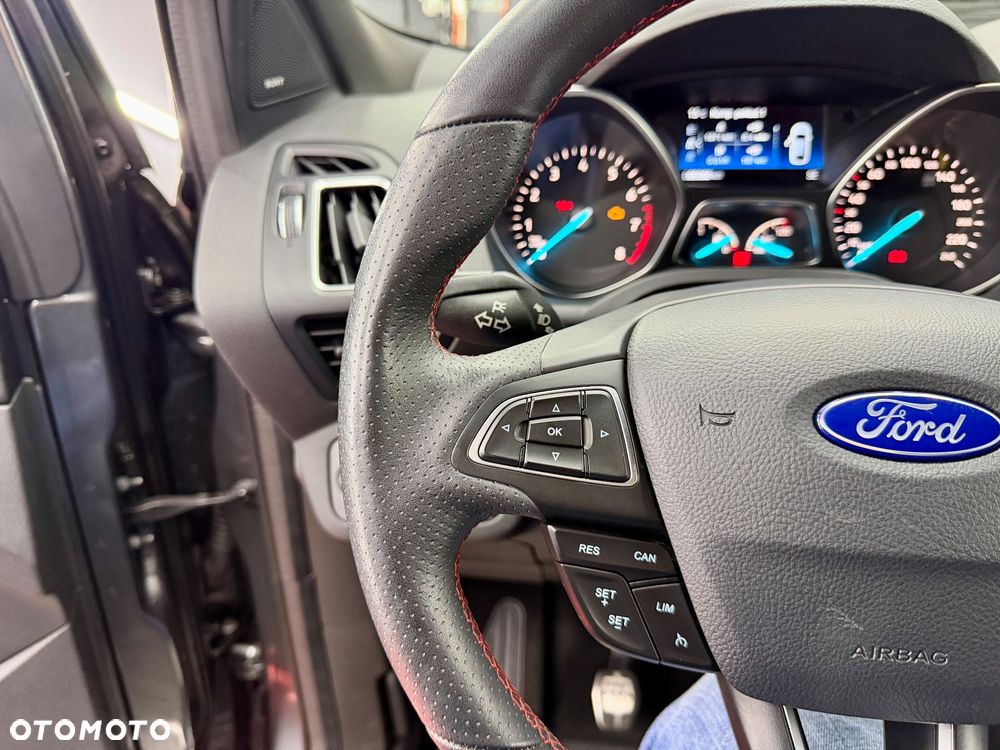 Ford Kuga 1.5 EcoBoost 2x4 ST-Line - 26
