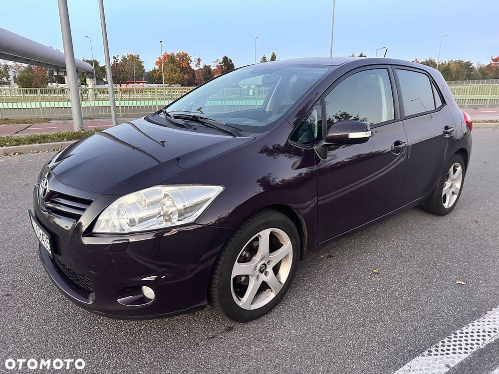 Toyota Auris - 1