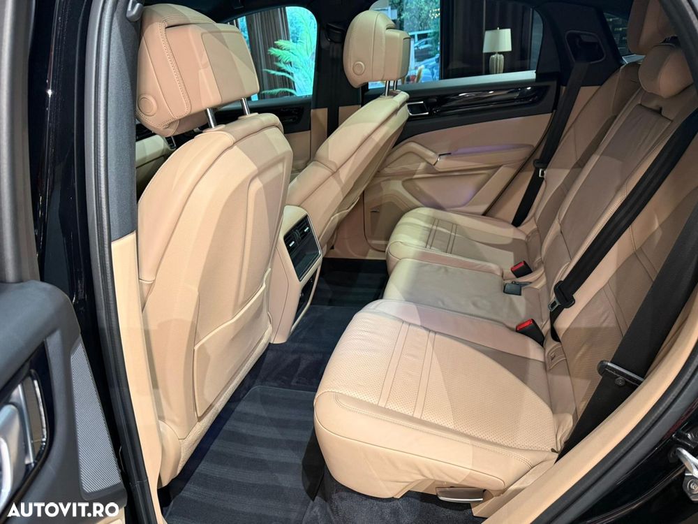 Porsche Cayenne Coupe - 21