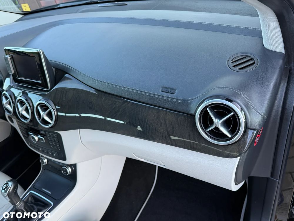 Mercedes-Benz Klasa B 200 CDI (BlueEFFICIENCY) - 24