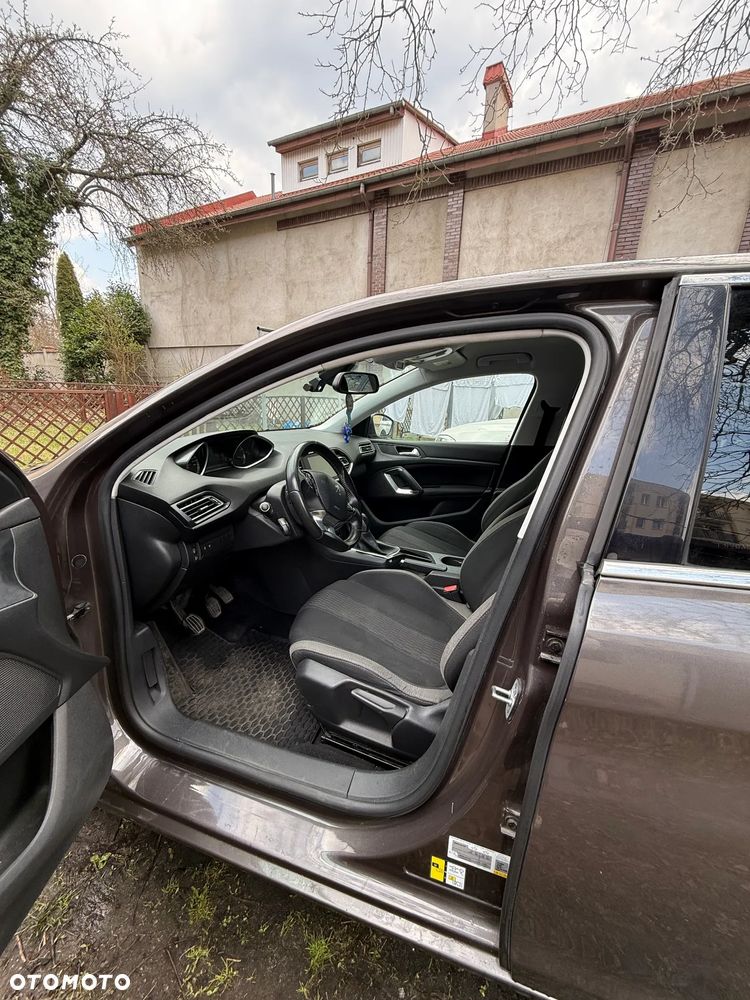 Peugeot 308 1.2 PureTech Business Line S&S - 12