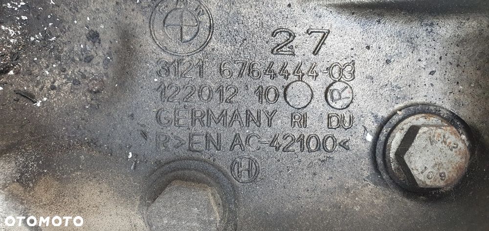 Zwrotnica piasta prawy przód przednia prawa BMW 3 E91 6764444 - 7