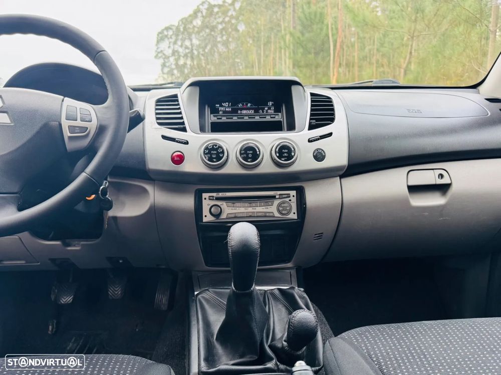 Mitsubishi L200 2.5 DI-D CD Invite AC CC 4WD - 32