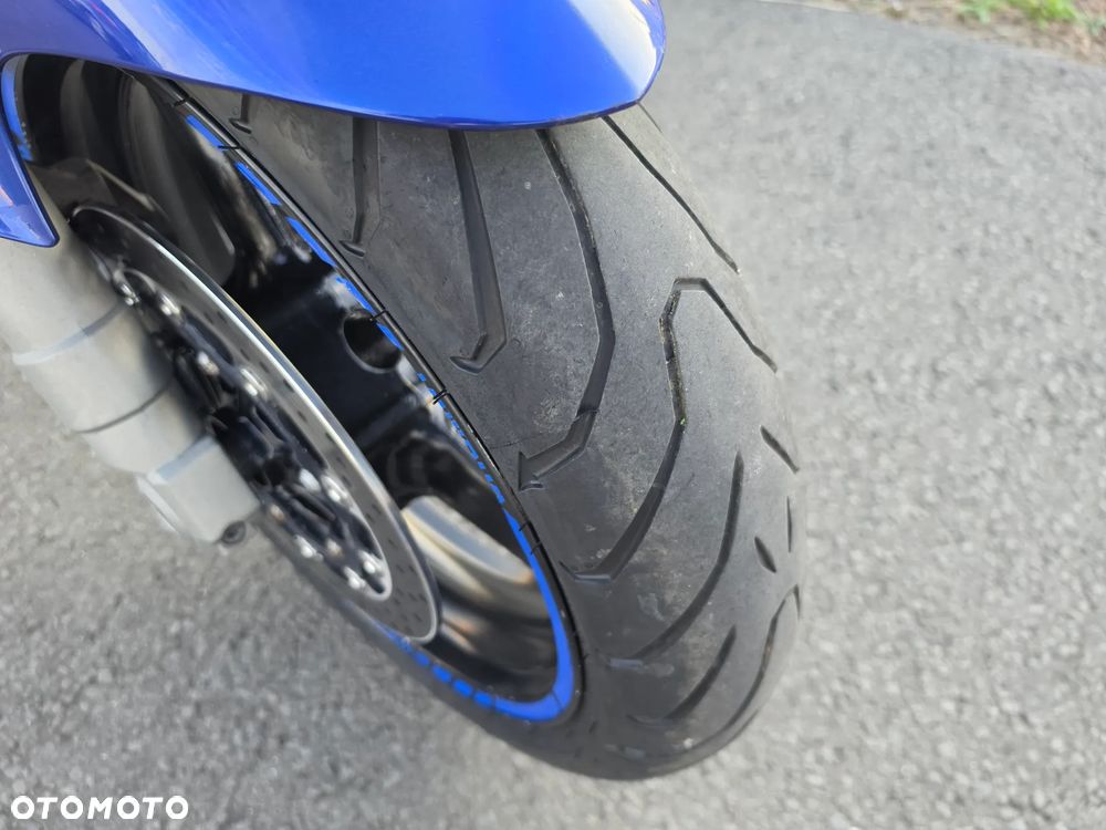 Yamaha FZS - 18