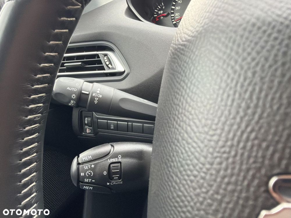 Peugeot 308 - 17