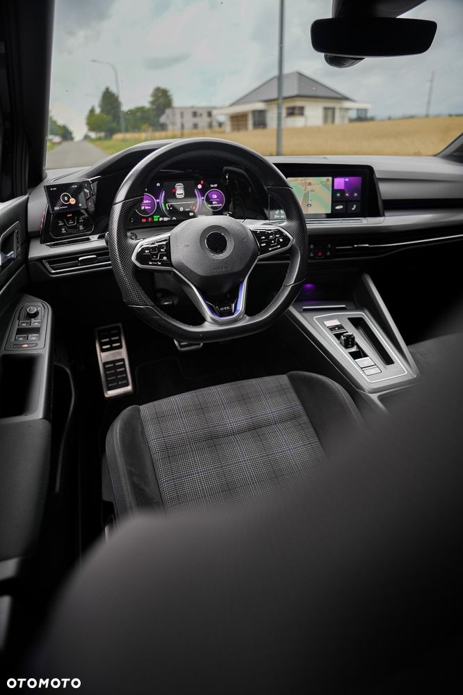 Volkswagen Golf - 18