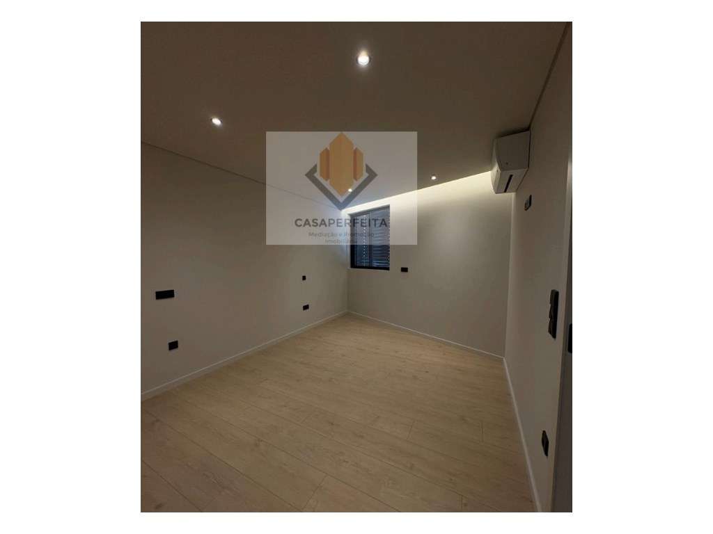 Fabuloso T1 Novo com Varanda e Lugar de Garagem - Centro de Gondomar - Grande imagem: 3/9