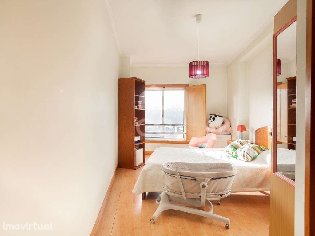 Apartamento T2 com Lugar de garagem para 2 viaturas - Grande imagem: 4/19