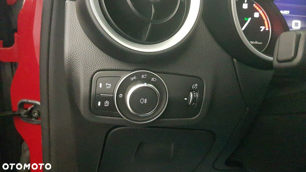 Alfa Romeo Stelvio - 26