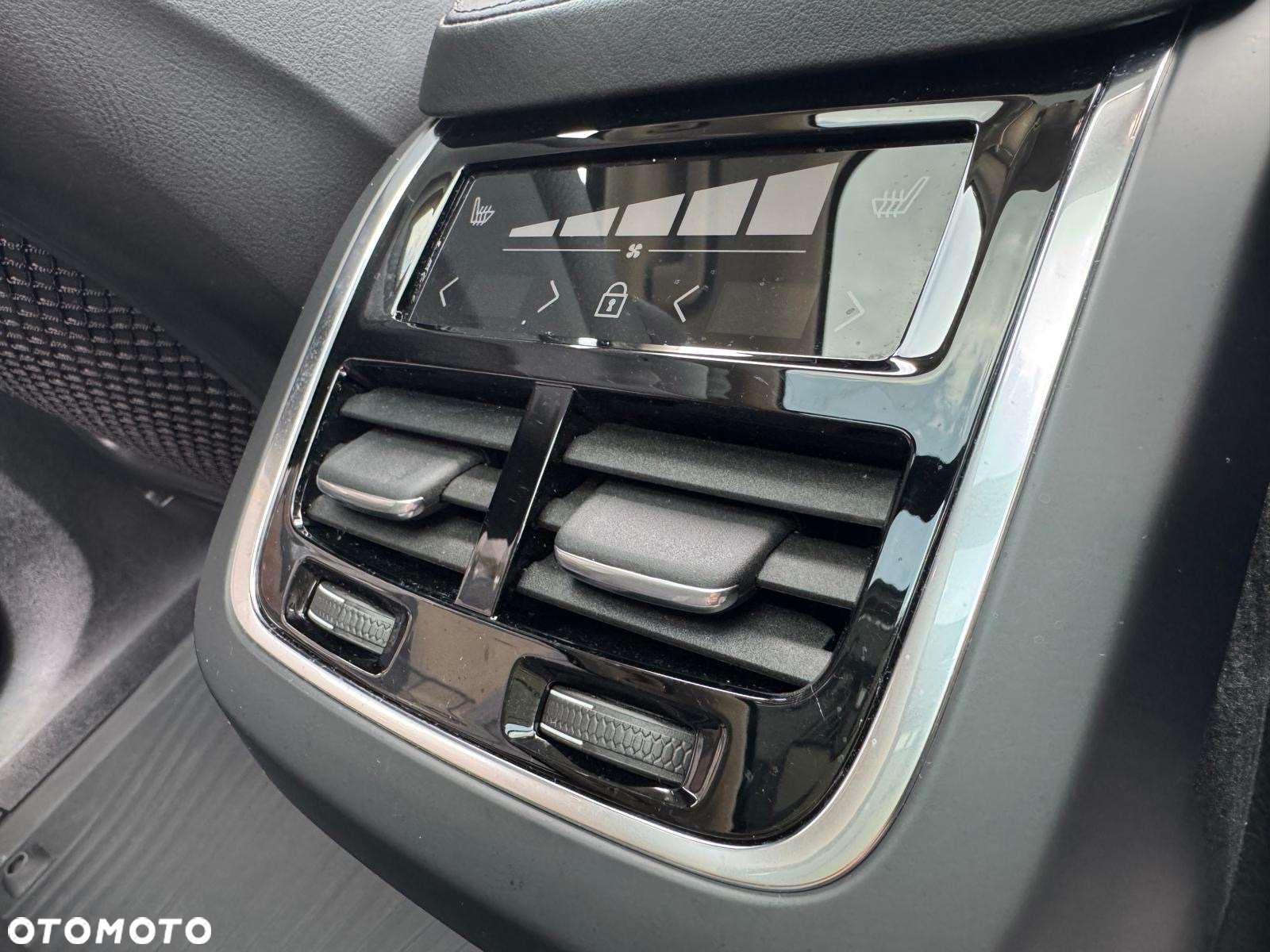 Volvo XC 90 T5 AWD Momentum Pro 7os - 21