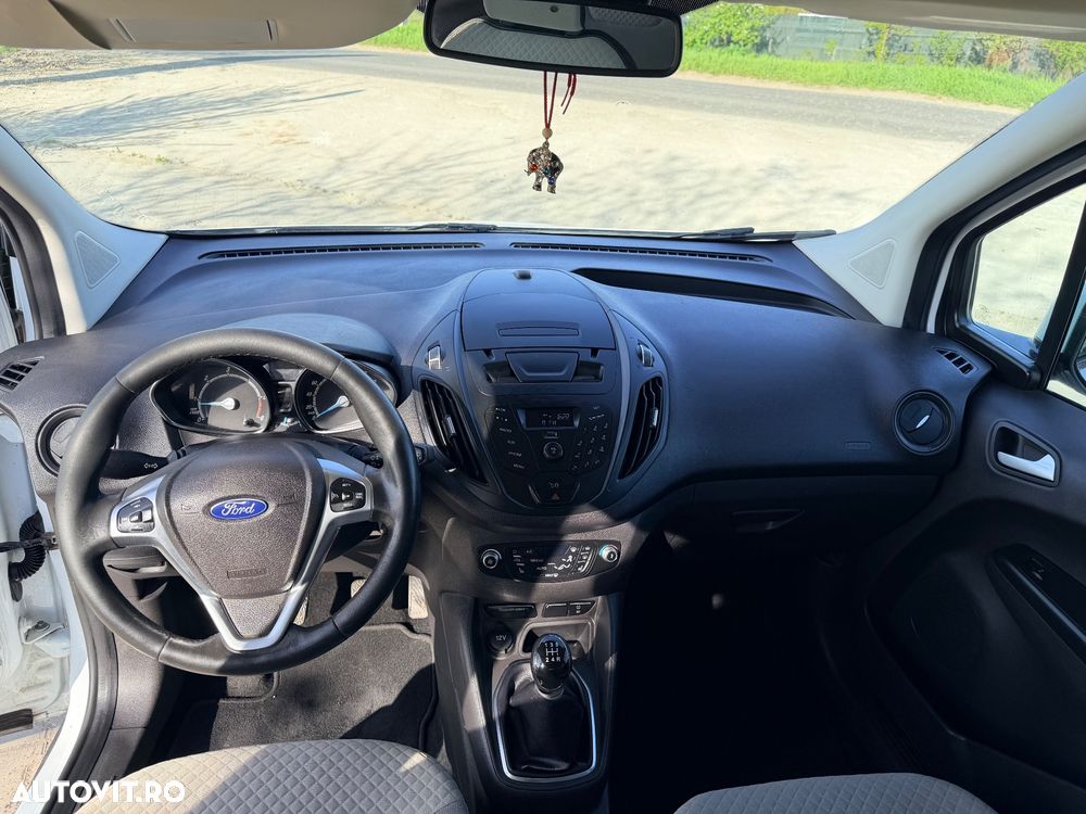 Ford Tourneo Courier - 8
