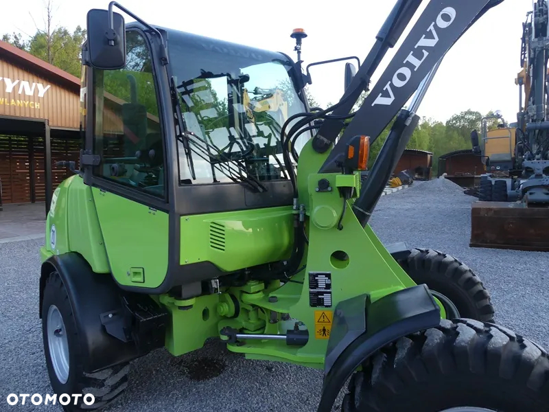 Volvo L25B Z Niemiec / Stan bardzo dobry / - 37