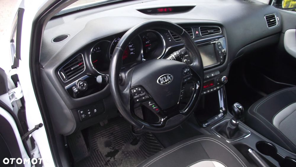 Kia Ceed 1.6 GDI Platinum Edition - 17