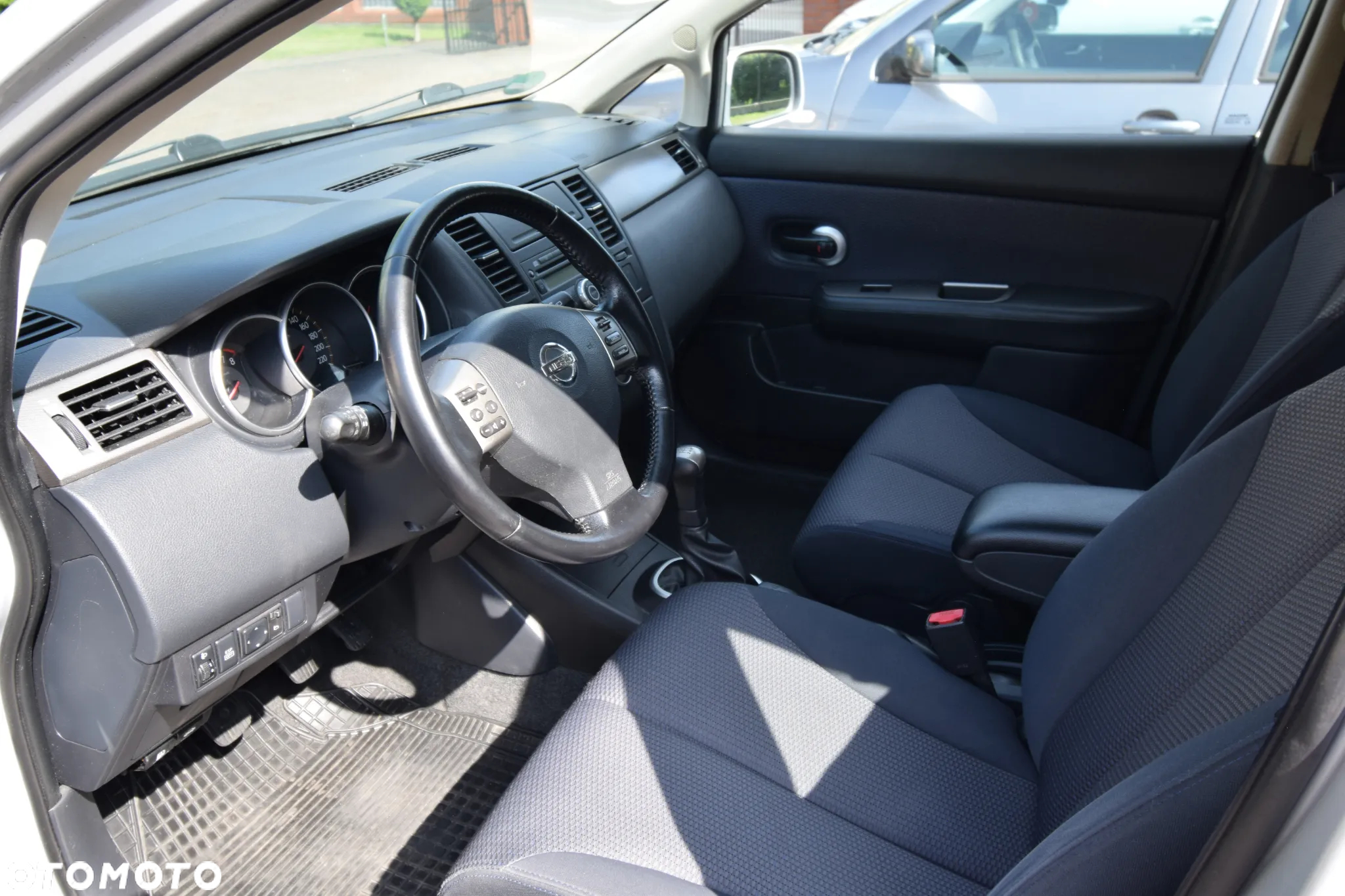 Nissan Tiida 1.6 Acenta - 15