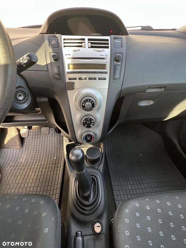 Toyota Yaris 1.3 Terra Gold - 15