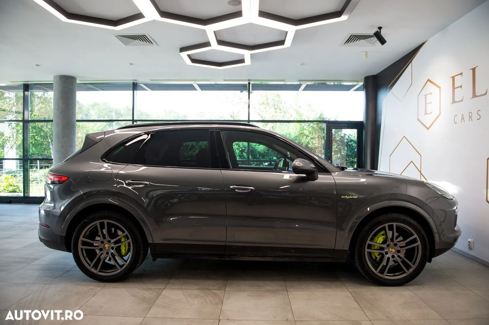 Porsche Cayenne - 9