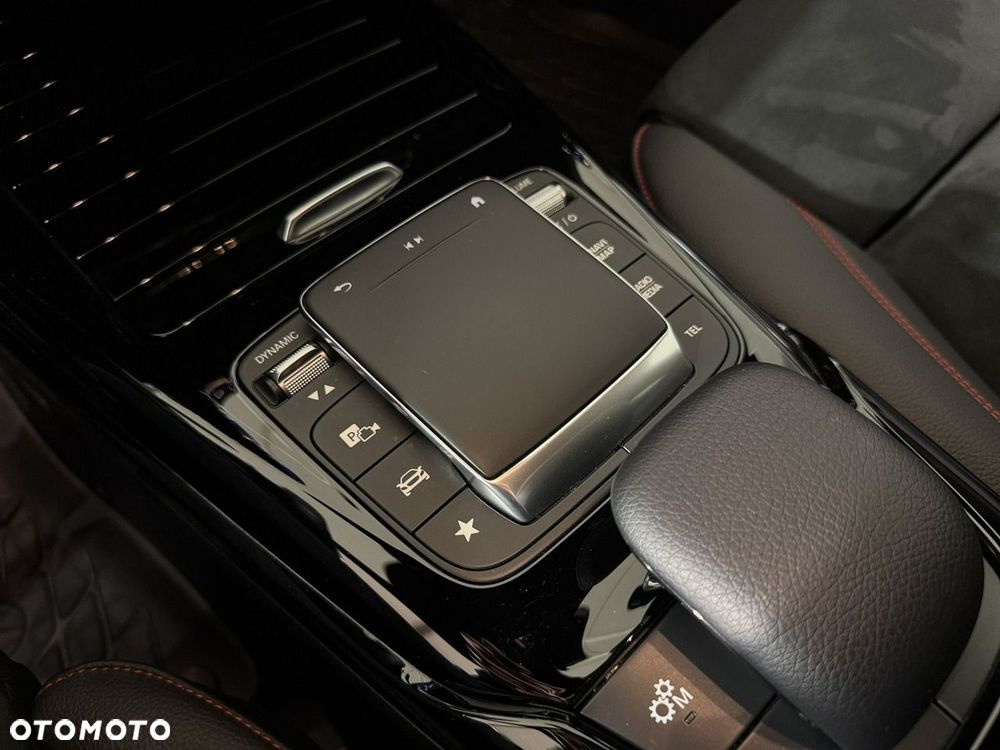 Mercedes-Benz CLA - 33