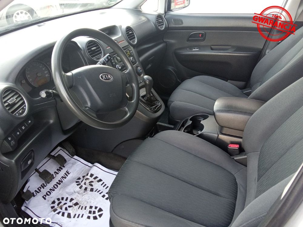 Kia Carens - 16