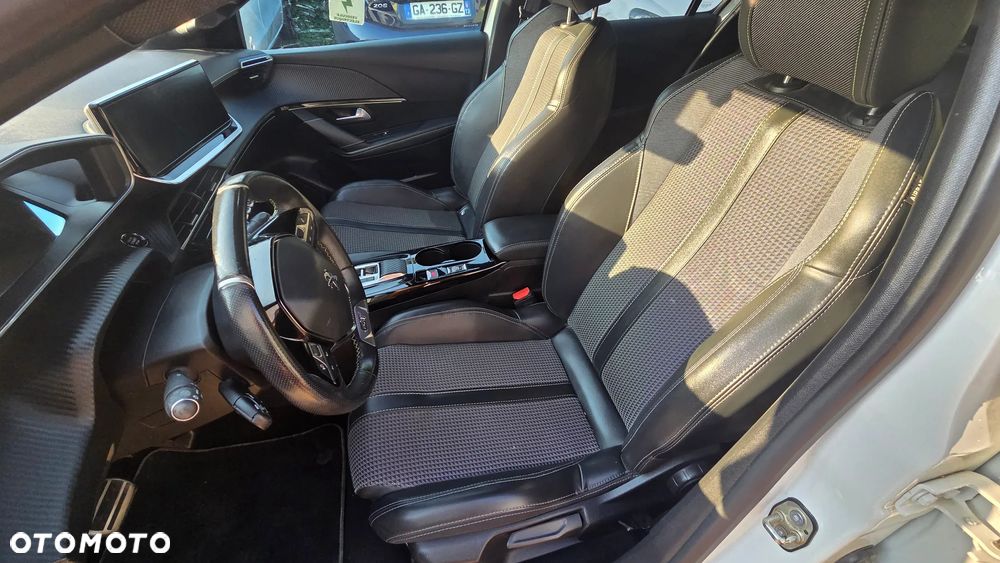 Peugeot 208 Elektromotor 136 GT - 13