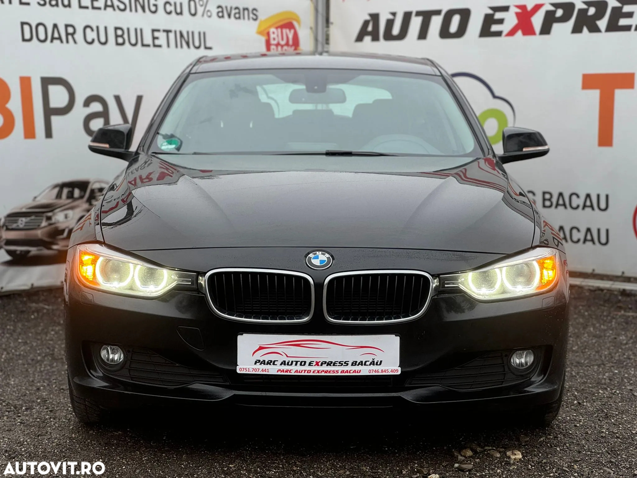 BMW Seria 3 320d DPF Touring Aut. - 12