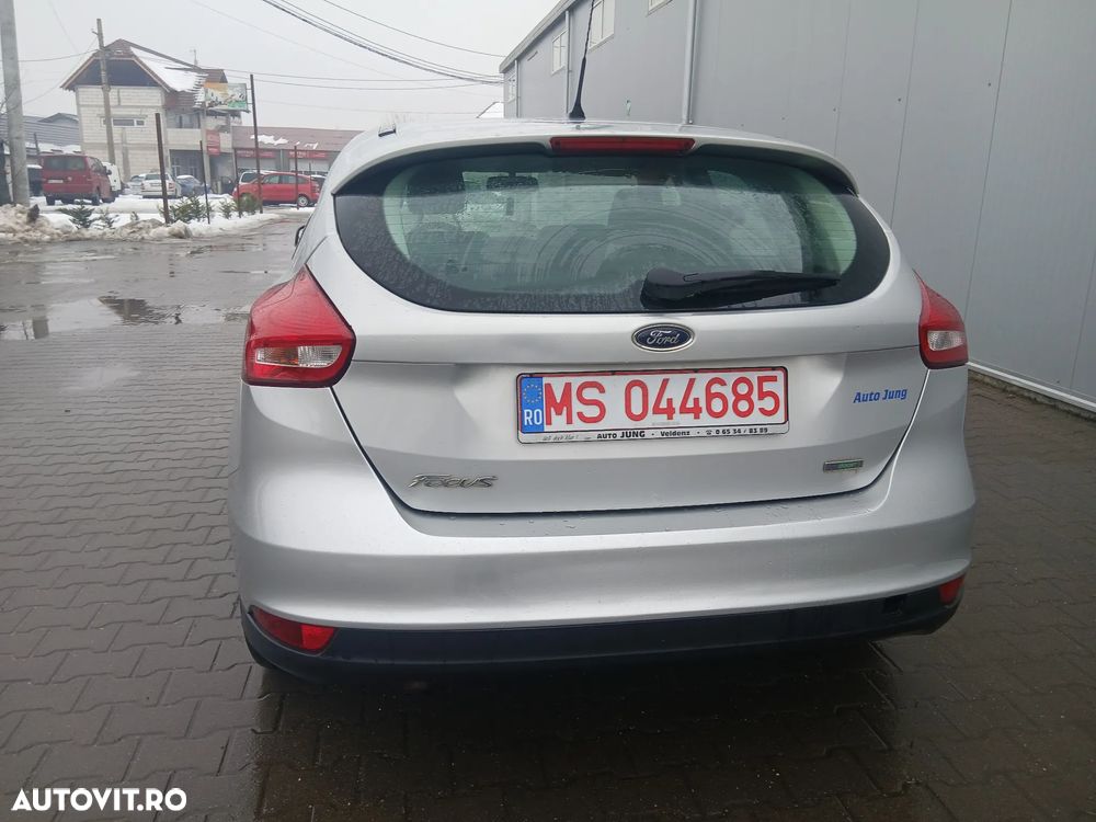 Ford Focus - 10