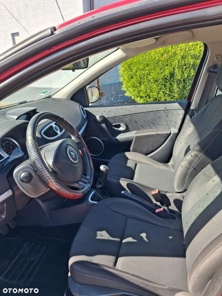 Renault Clio - 10