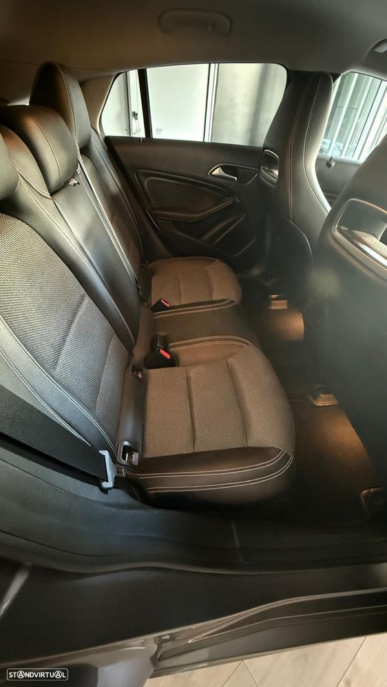 Mercedes-Benz CLA 180 - 11