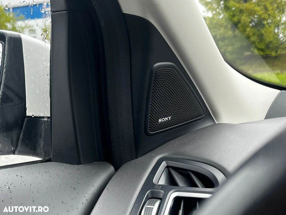 Ford Kuga - 27