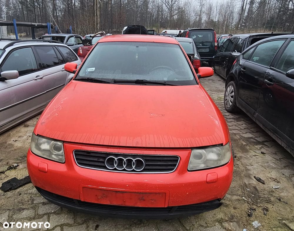 Audi A3 1,6 8 V  Benzyna 75 kW (kod lak . LY3F) pojazd na części: maska, zderzak, drzwi, szyby, lusterka, chłodnica.... - 1