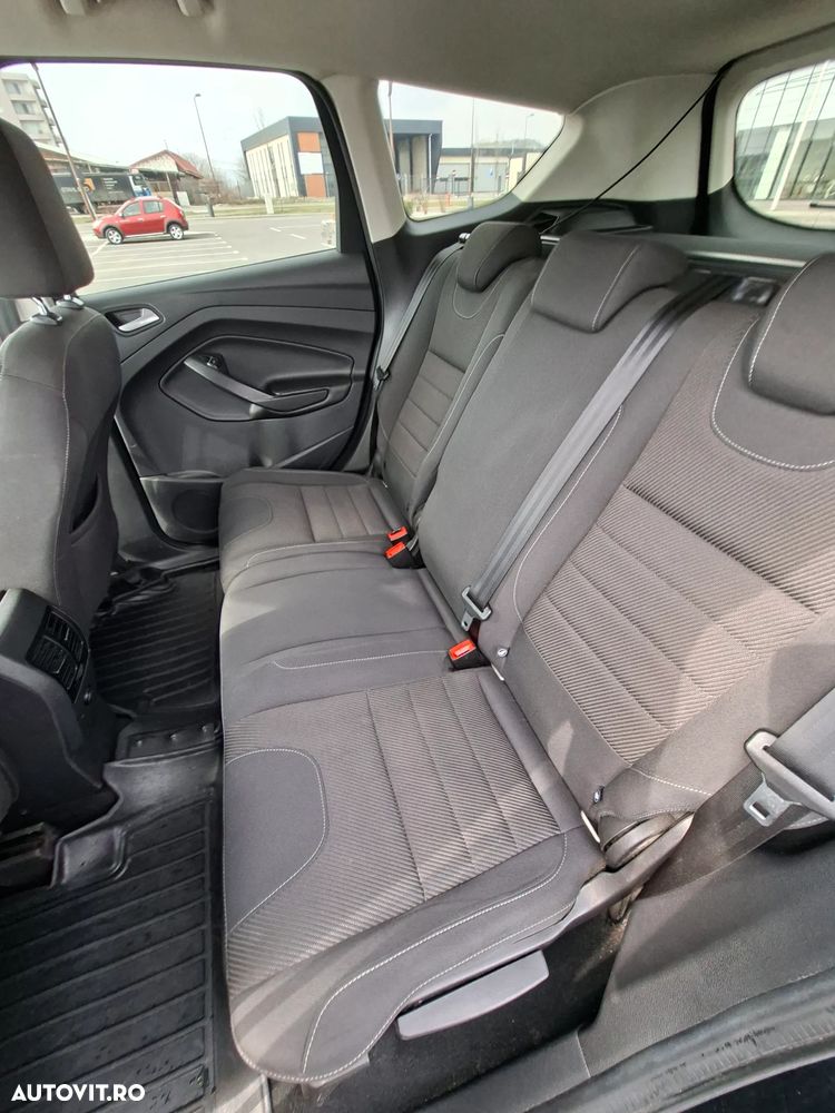 Ford Kuga 2.0 TDCi 2x4 SYNC - 6