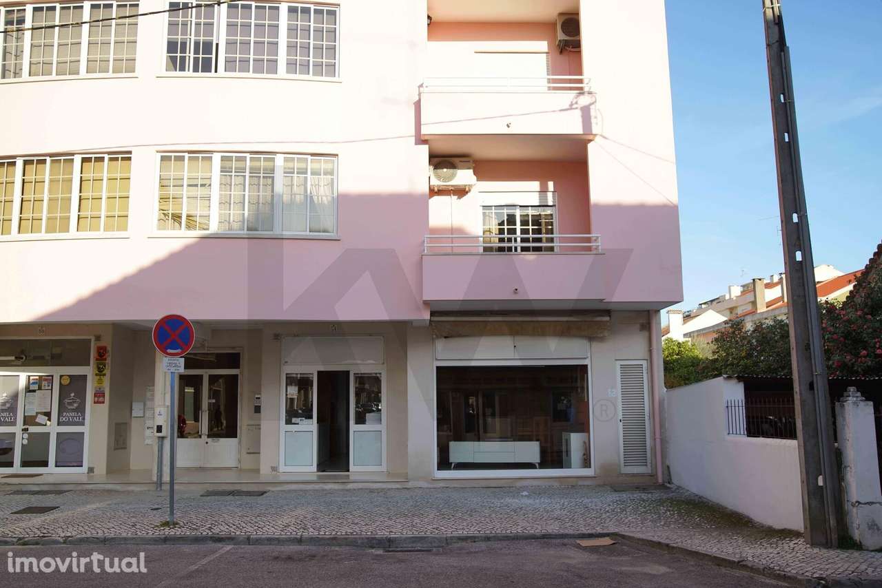 Loja com Garagem Box | Entroncamento – Excelente Oportunidade de Negóc - Grande imagem: 2/15