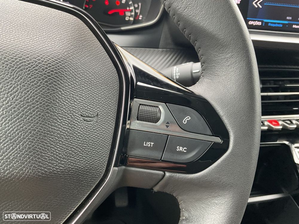 Peugeot 208 1.2 PureTech Active Pack - 37