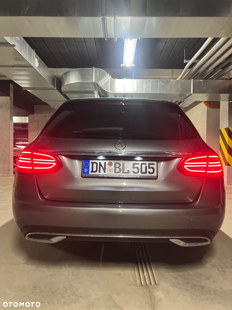 Mercedes-Benz Klasa C 220 d 4Matic 9G-TRONIC Avantgarde - 4