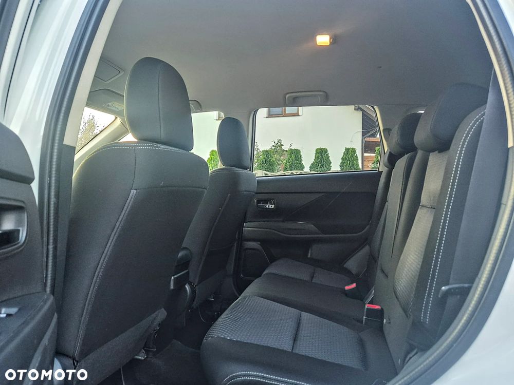 Mitsubishi Outlander 2.2 DI-D 4WD Automatik Diamant Edition - 9