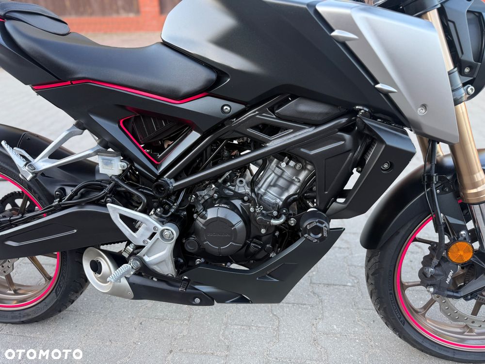Honda CB - 8