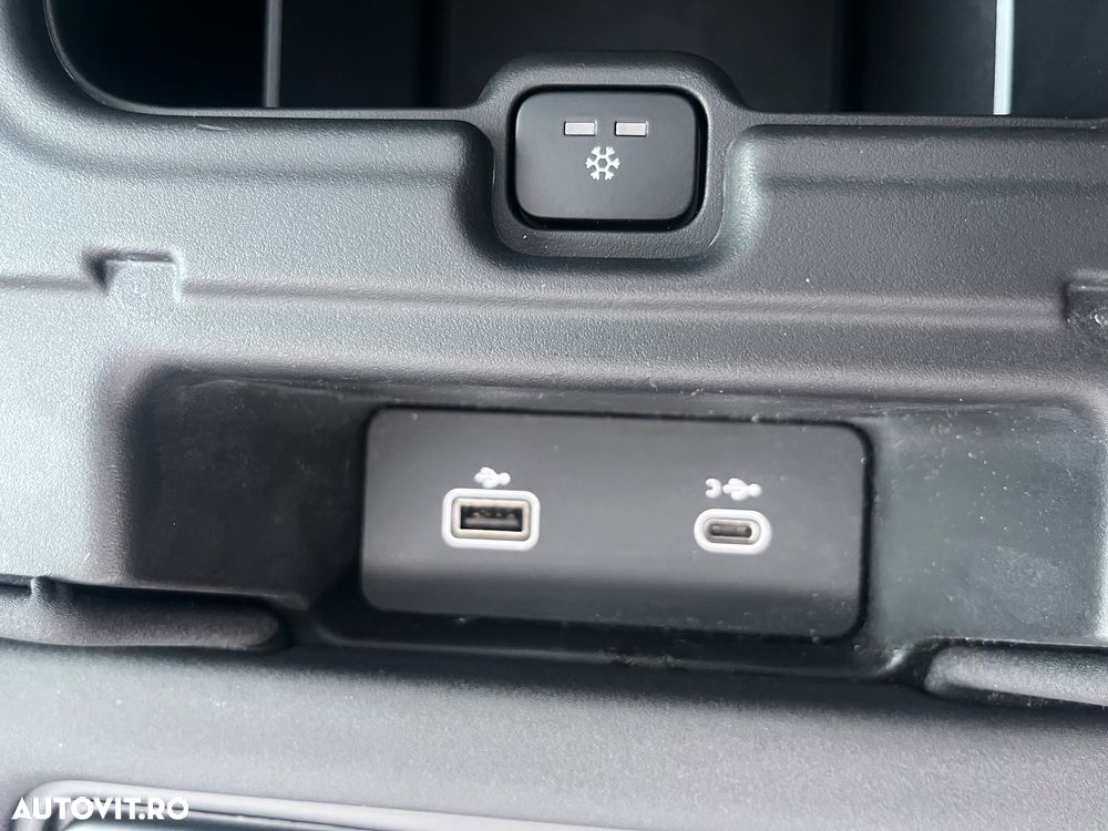 Land Rover Discovery 2.0 L Si4 Ingenium SE - 18