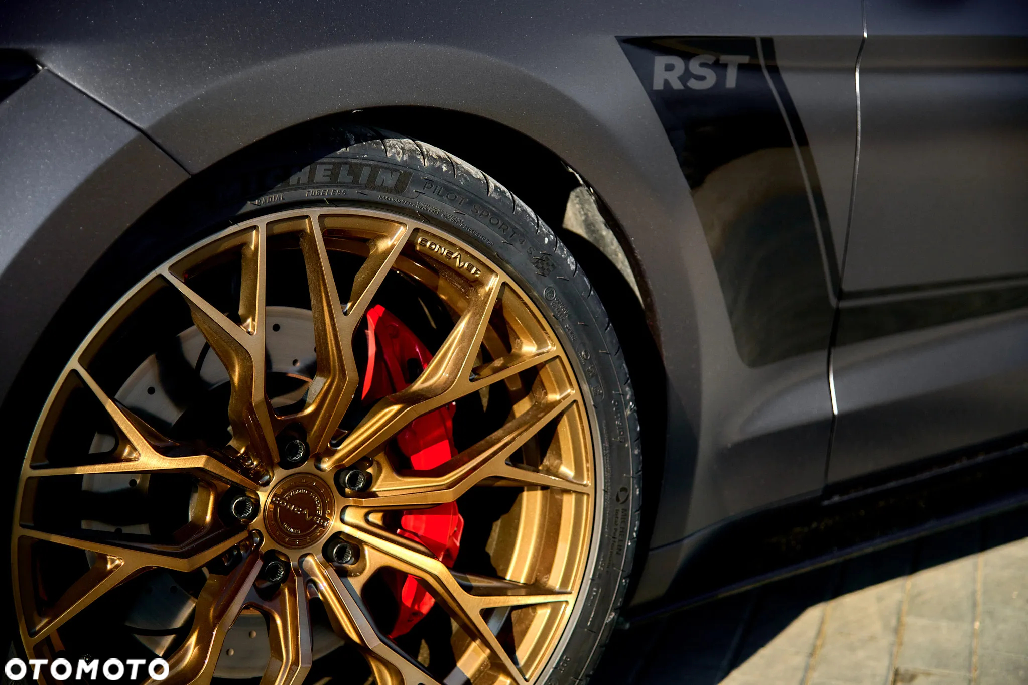 Ford Mustang - 6