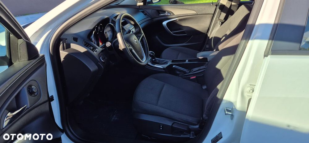 Opel Insignia 2.0 CDTI - 11