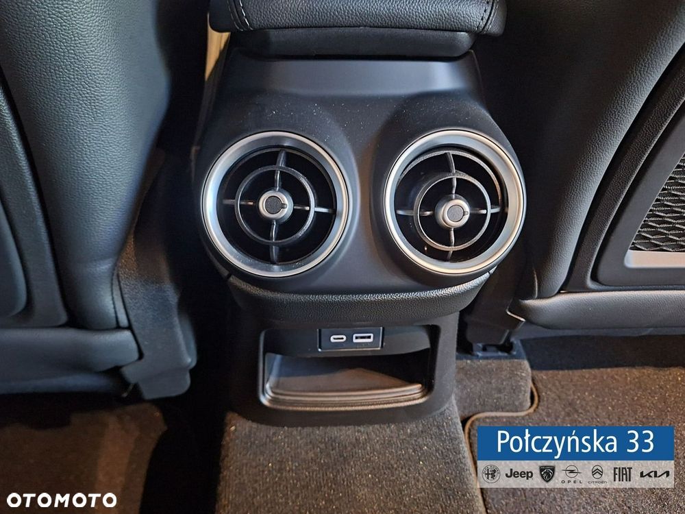Alfa Romeo Stelvio - 14