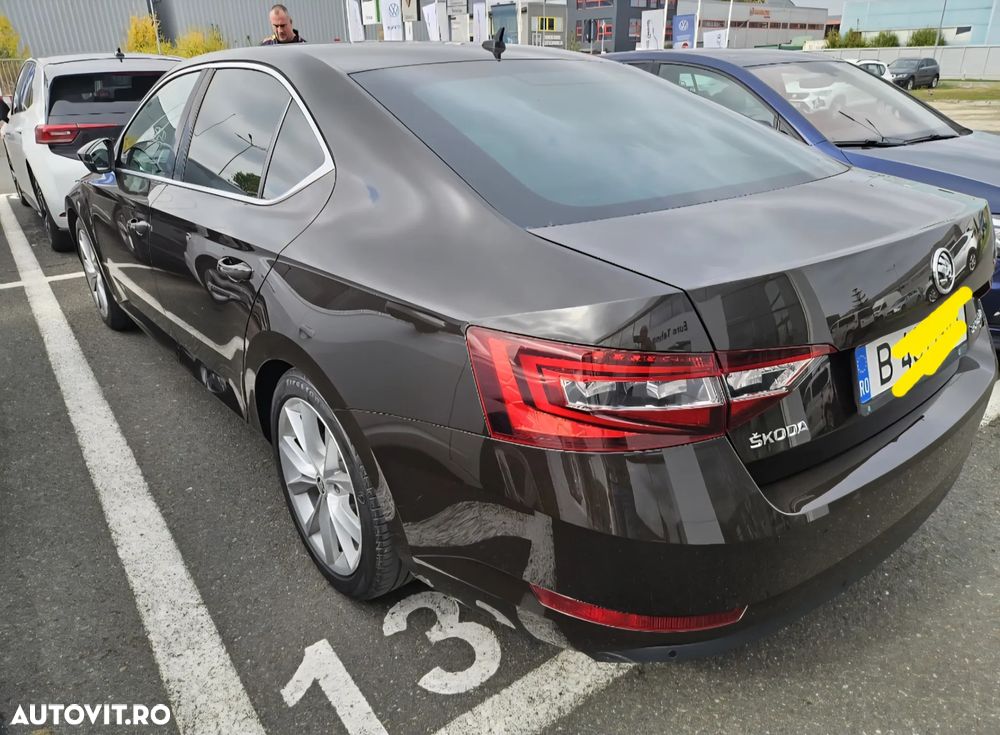 Skoda Superb 2.0 TDI DSG Style - 2