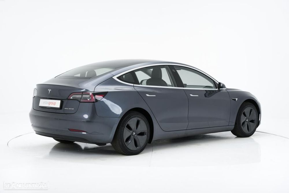 Tesla Model 3 - 3