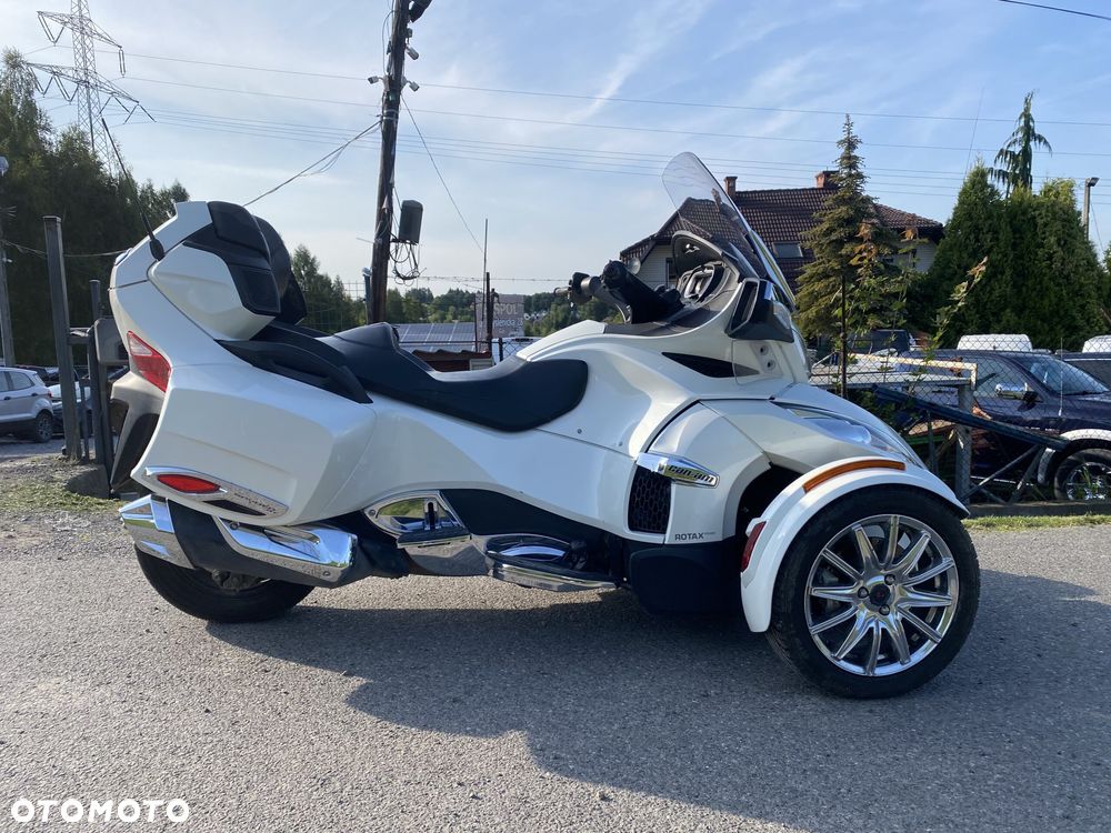 Can-Am Spyder - 1