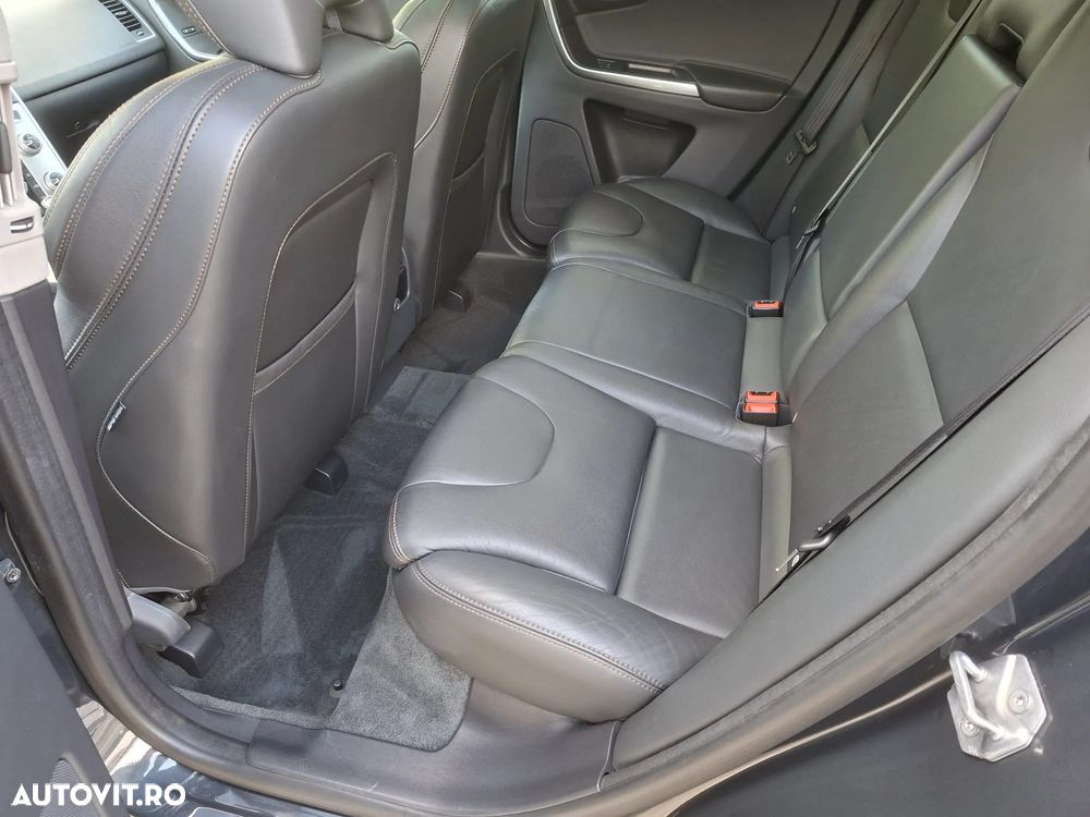 Volvo XC 60 D4 Geartronic Summum - 8