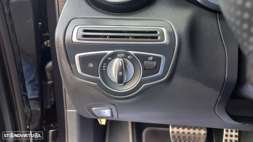 Mercedes-Benz C 300 de AMG Line — fotografia 18