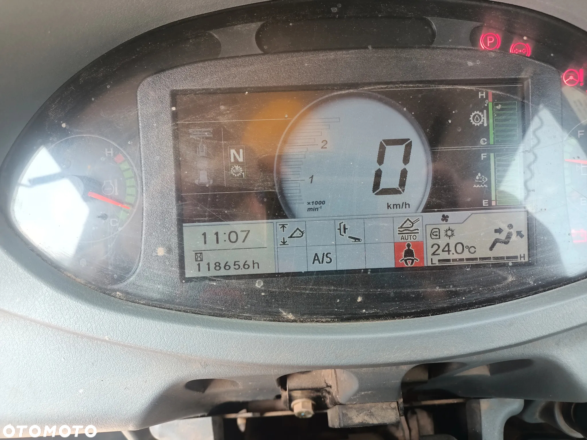 Hitachi ZW330-6 - 15