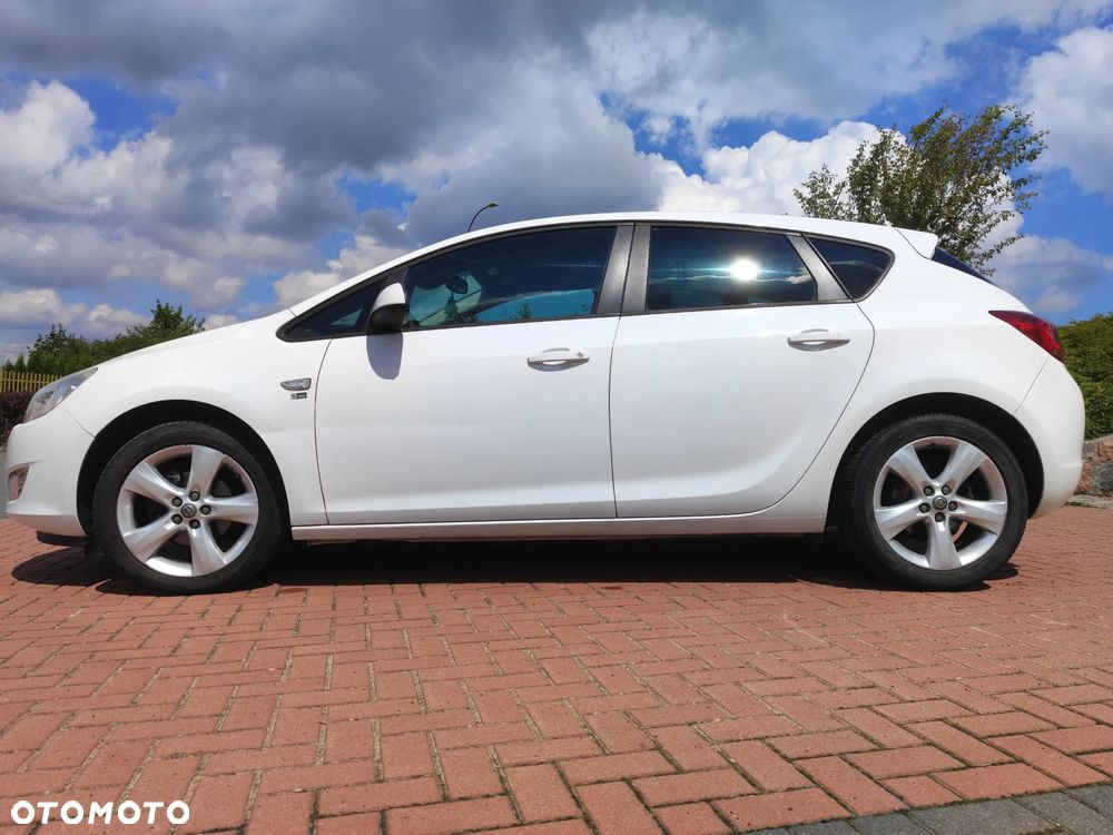 Opel Astra 1.4 Turbo 150 Jahre - 3