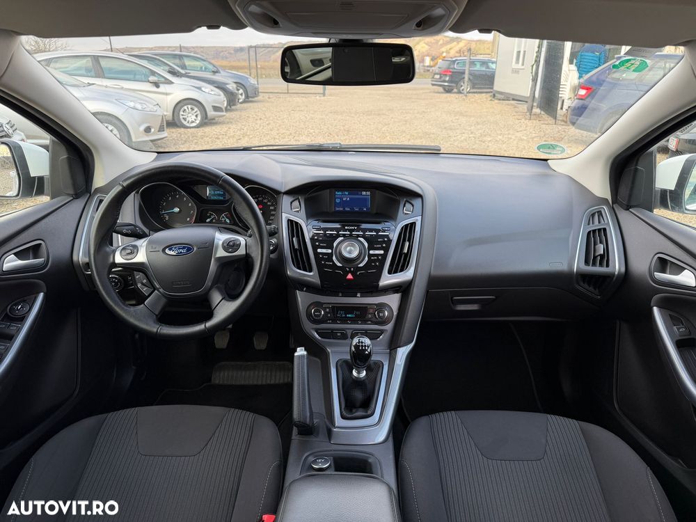 Ford Focus Turnier 1.6 EcoBoost Start-Stopp-System Titanium - 2