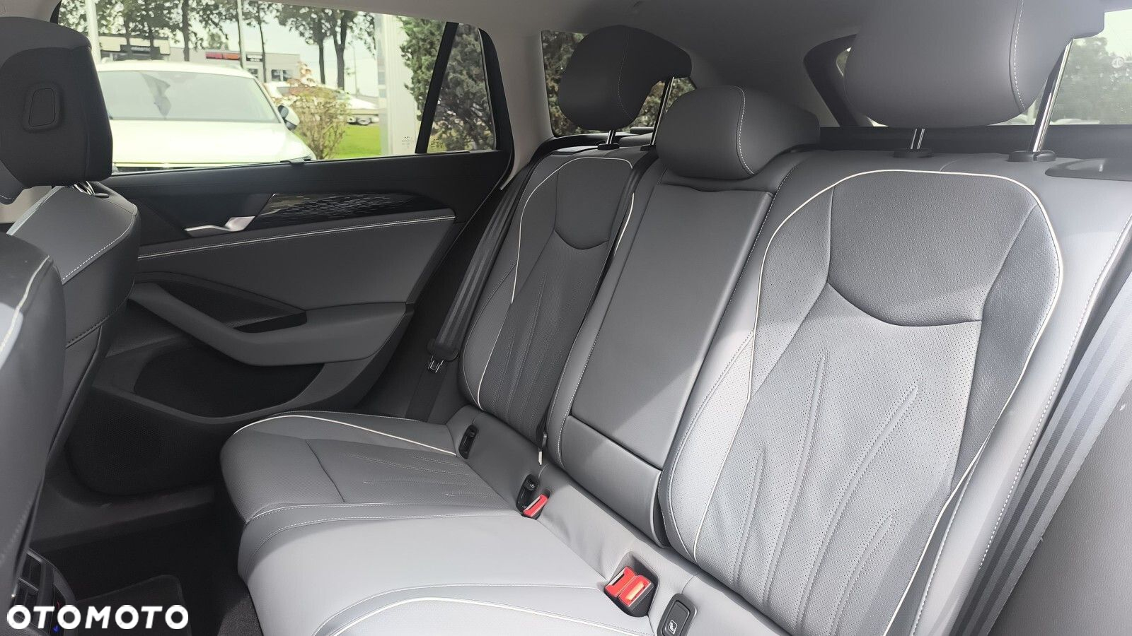 Volkswagen Passat - 16