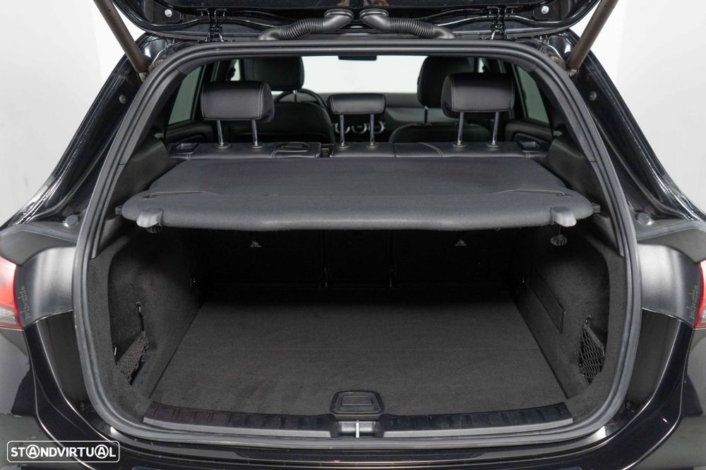 Mercedes-Benz GLA 250 e Progressive - 28