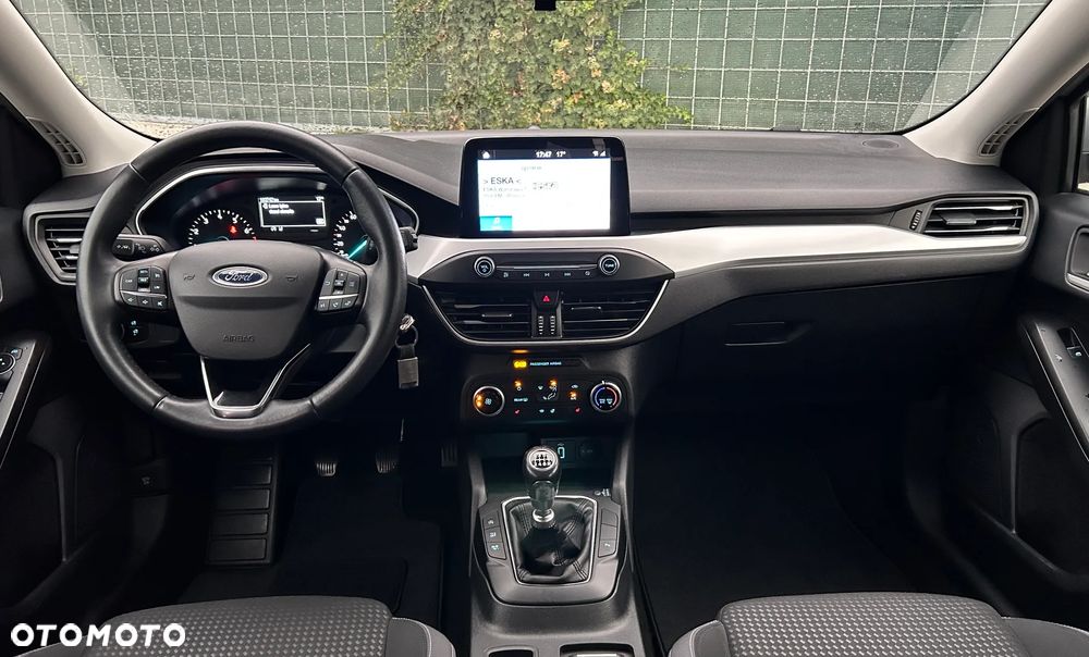 Ford Focus 1.0 EcoBoost Trend Edition - 23